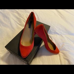 Ann Taylor ‘Perfect Kitten Suede,’ size 8